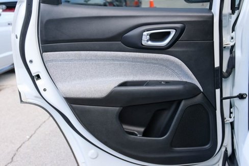 Used 2022 Jeep Compass Latitude image 12