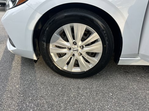 Used 2023 Nissan Sentra S w/ Trunk Package image 13