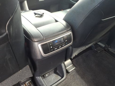 Used 2015 Toyota Highlander Limited image 18