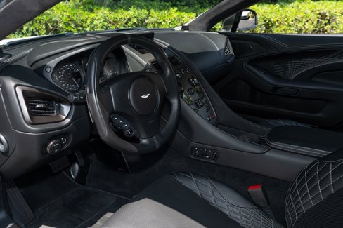 Used 2018 Aston Martin Vanquish S image 14