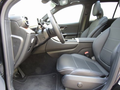 Certified 2025 Mercedes-Benz GLC 300 4MATIC image 9