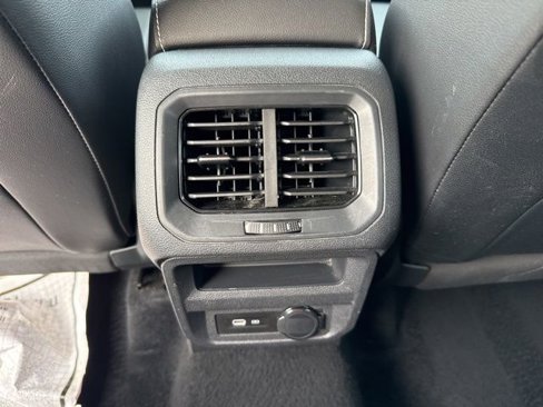 Certified 2022 Volkswagen Tiguan SE image 25