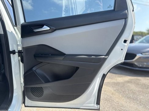 Used 2022 Volkswagen Taos S image 19