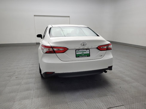 Used 2018 Toyota Camry LE image 6