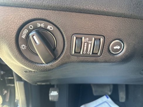 Used 2022 Dodge Charger SXT w/ Leather Interior Group image 18