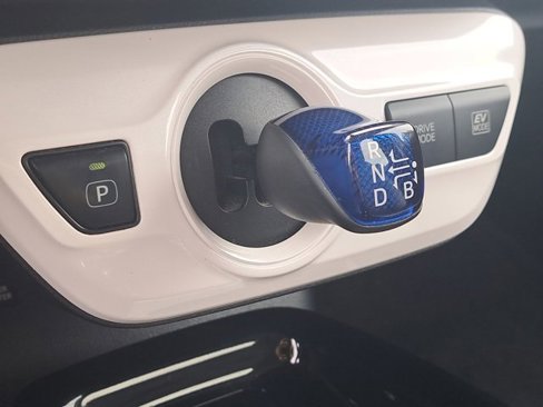 Used 2017 Toyota Prius Four image 19
