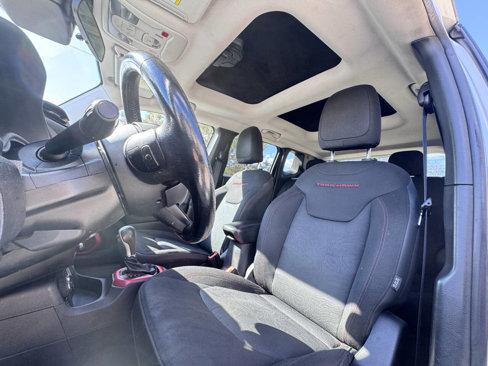 Used 2017 Jeep Renegade Trailhawk image 18