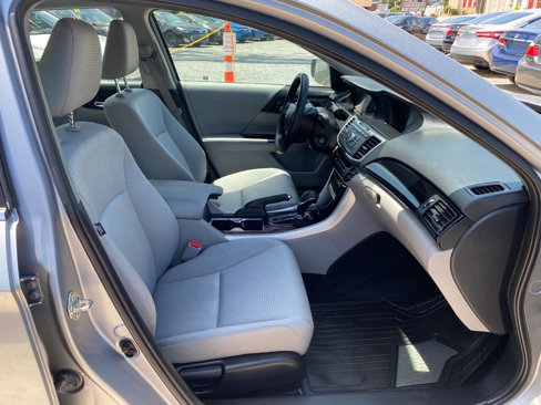 Used 2017 Honda Accord LX image 17