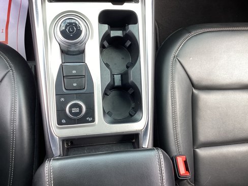 Used 2024 Ford Explorer XLT w/ Equipment Group 202A image 24
