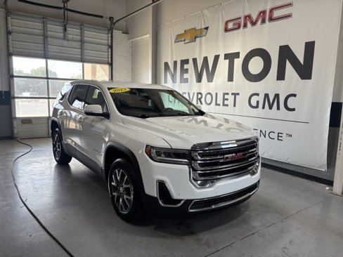 Used 2023 GMC Acadia SLE image 3