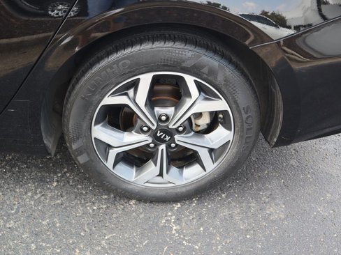 Used 2020 Kia Forte LXS image 9