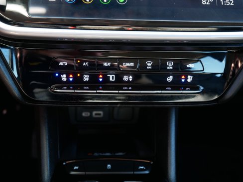 Used 2023 Chevrolet Bolt EUV LT w/ Convenience Package image 23