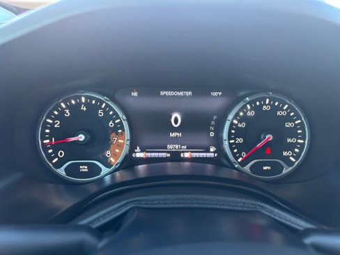 Used 2016 Jeep Renegade Trailhawk w/ Premium Trailhawk Package image 43