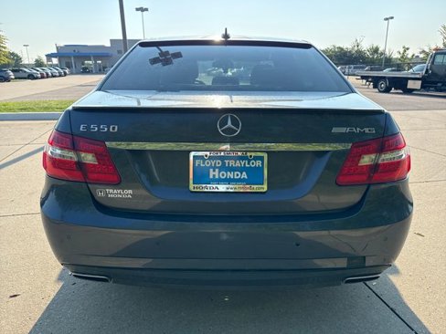 Used 2010 Mercedes-Benz E 550 Sedan image 4