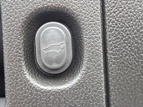 Used 2020 GMC Yukon XL SLT image 30