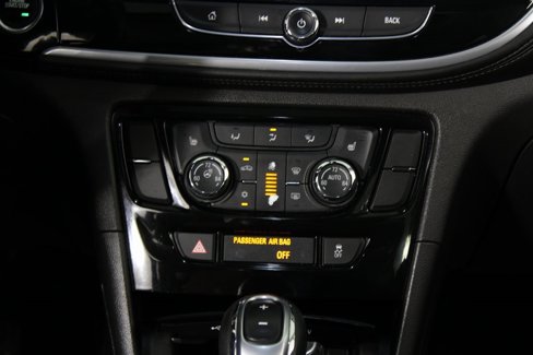 Used 2019 Buick Encore Essence image 18