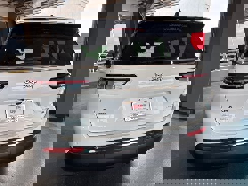 New 2025 Jeep Grand Cherokee L Limited image 4