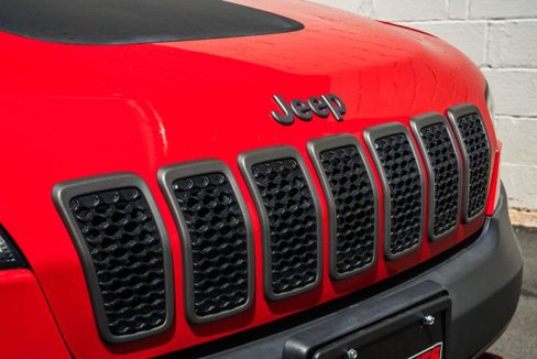 Used 2019 Jeep Cherokee Trailhawk image 17