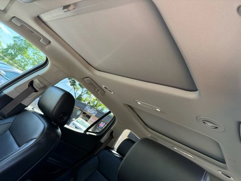 Used 2020 GMC Acadia SLT w/ Driver Alert Package II image 10