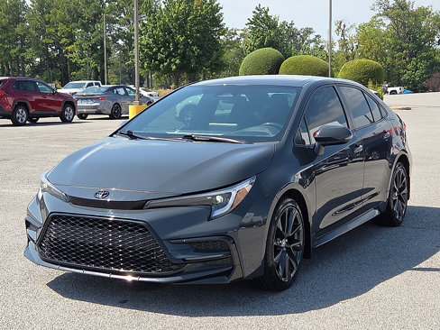 Used 2023 Toyota Corolla SE image 2