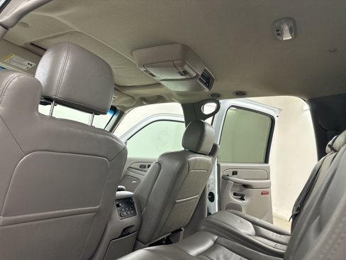 Used 2005 Chevrolet Suburban LT w/ Preferred Equipment Group image 31