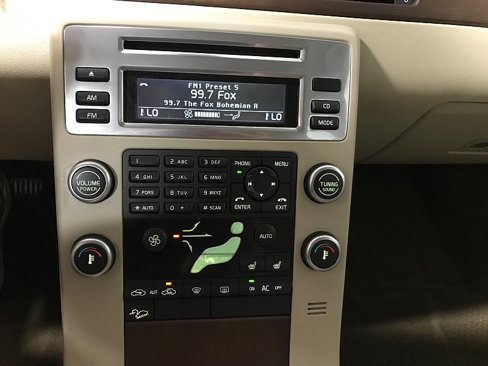Used 2010 Volvo XC70 3.2 image 29