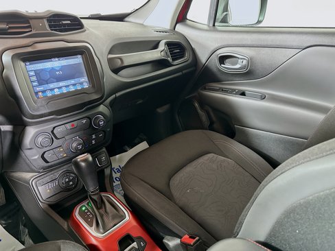 Used 2018 Jeep Renegade Trailhawk w/ Cold Weather Group II image 21