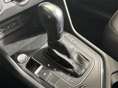 Used 2020 Volkswagen Tiguan SE w/ Panoramic Sunroof Package image 23