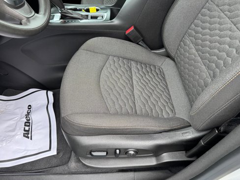 Used 2021 Chevrolet Equinox LT image 11