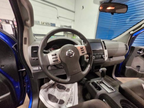 Used 2015 Nissan Xterra X image 29