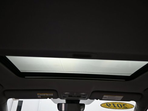 Used 2019 Toyota Highlander SE image 10