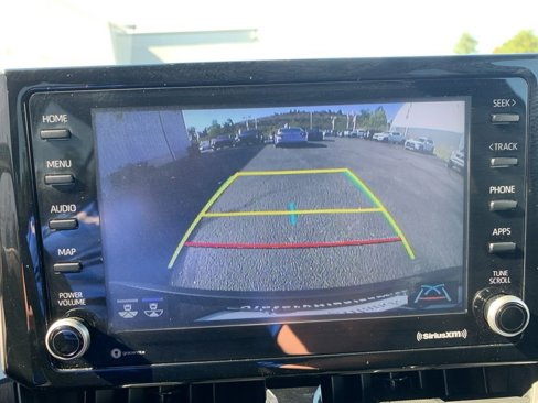 Used 2022 Toyota Corolla Cross XLE image 23