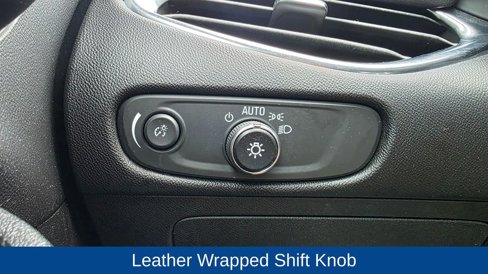 Used 2017 Chevrolet Malibu LT w/ Leather Package image 31