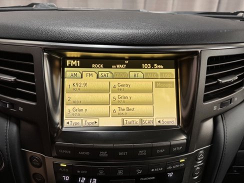 Used 2011 Lexus LX 570 4WD image 23