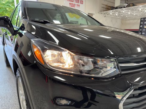 Used 2021 Chevrolet Trax LS w/ Tint and Cruise Package image 9