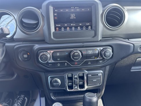 Certified 2023 Jeep Gladiator Sport image 18