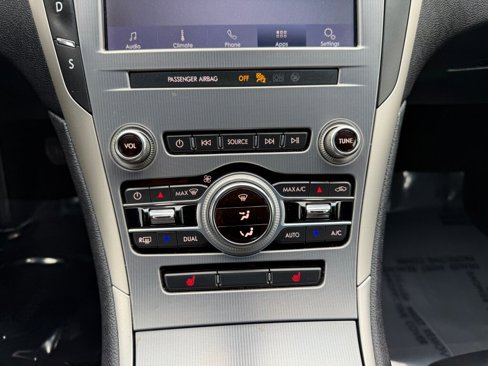 Used 2020 Lincoln MKZ image 20