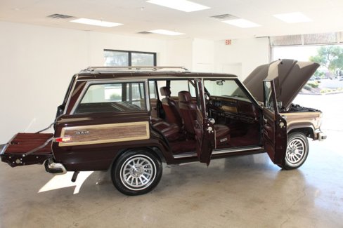 Used 1989 Jeep Grand Wagoneer image 17