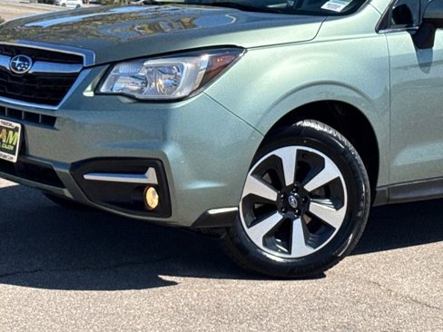 Used 2017 Subaru Forester 2.5i Limited image 3