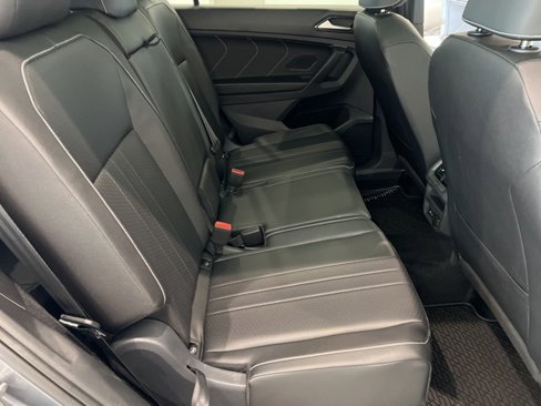 Used 2024 Volkswagen Tiguan SE R-Line image 21