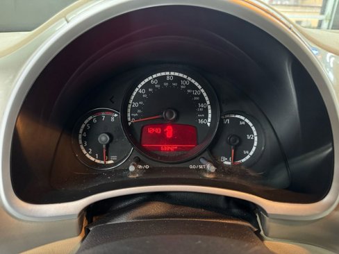Used 2013 Volkswagen Beetle 2.5 image 26