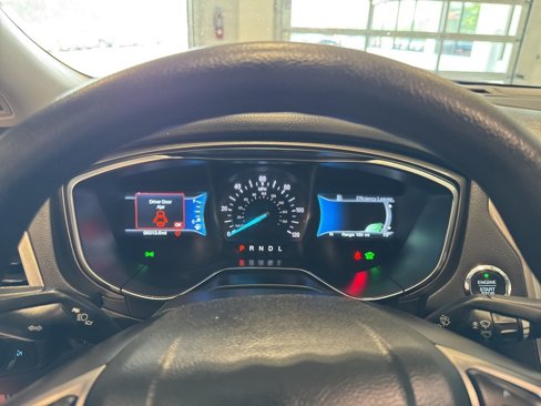 Used 2018 Ford Fusion SE image 29