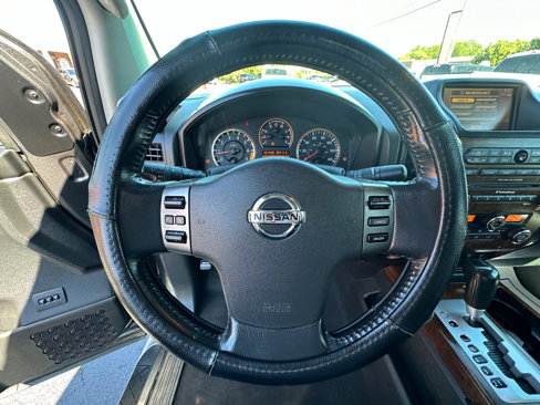 Used 2010 Nissan Titan LE w/ Technology Pkg image 12