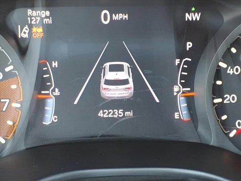 Used 2023 Jeep Compass Latitude image 25
