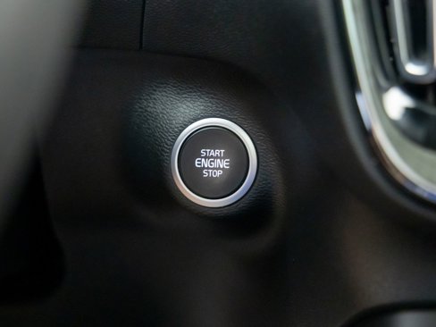 Used 2022 Volvo XC40 T5 Inscription w/ Advanced Package image 20