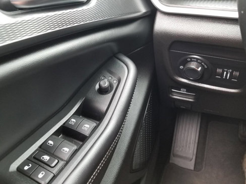 Certified 2024 Jeep Grand Cherokee Laredo w/ Luxury Tech Group I image 34