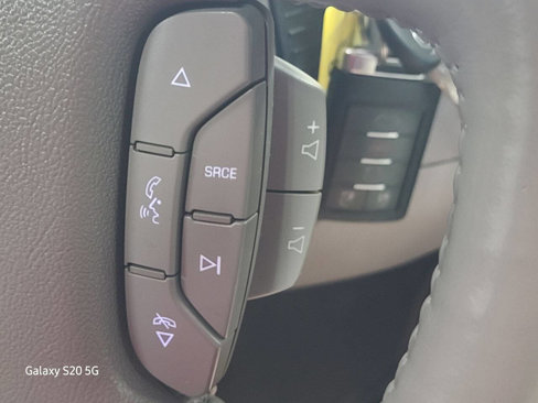 Used 2009 Cadillac DTS w/ Sun And Sound Package image 31