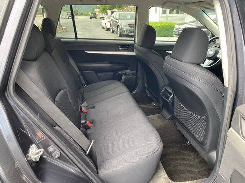Used 2011 Subaru Outback 2.5i Premium image 13