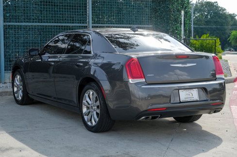 Used 2015 Chrysler 300 Limited w/ Driver Convenience Group image 9