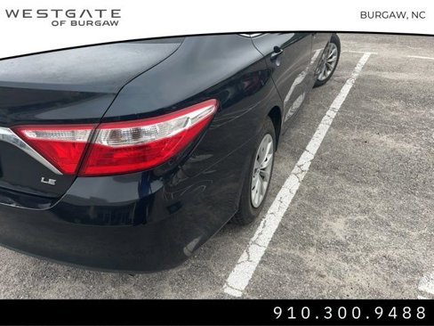 Used 2016 Toyota Camry LE image 4